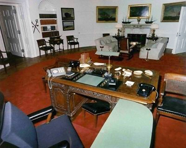 1963 Oval Office Renovation (Image: Kennedy Library/Viewed on www.whitehousemuseum.org)